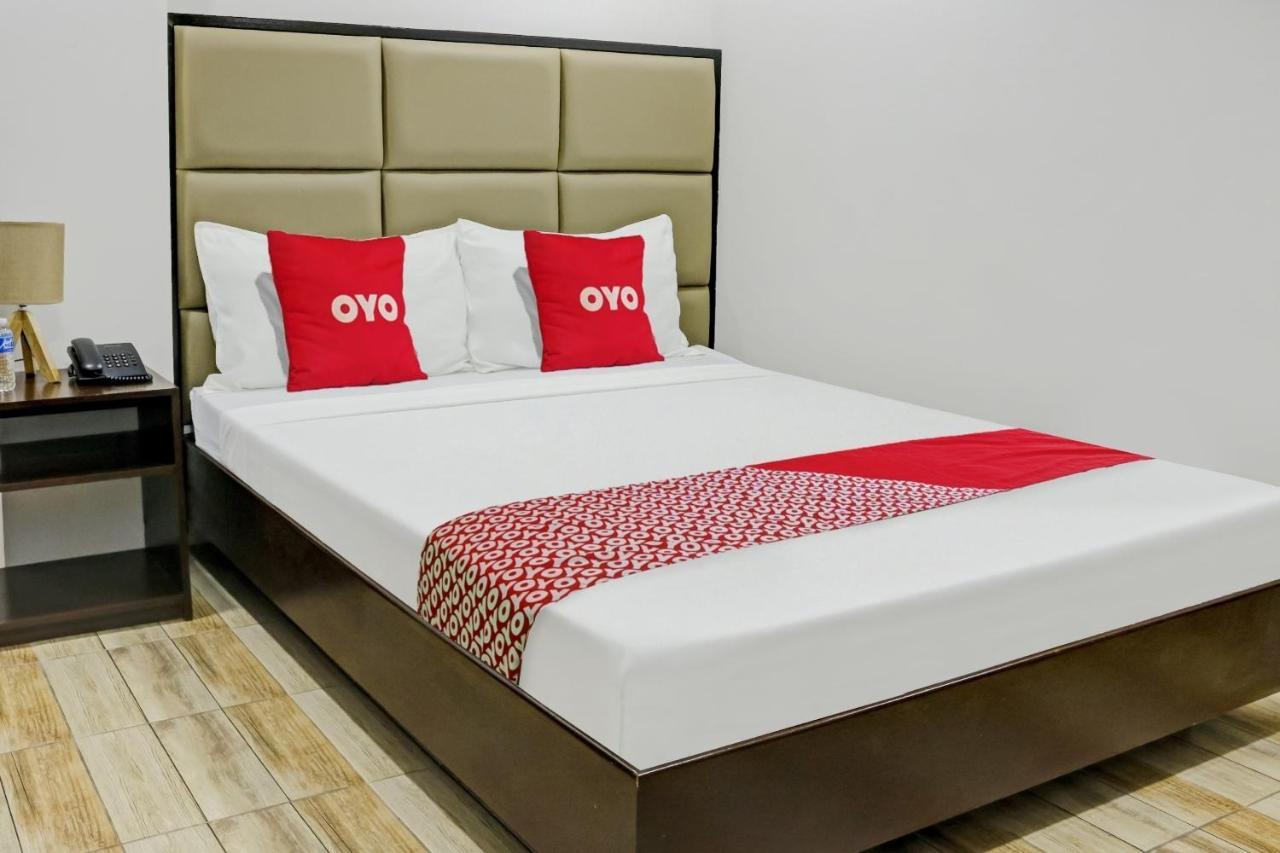 OYO 869 Jnv 드림 호텔 수빅 외부 사진